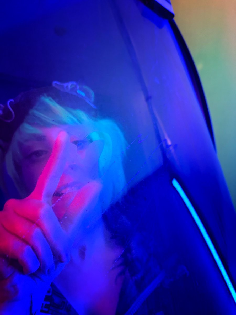 VividVivka's tweet photo. The Pod™️, last night.
It’s from the XFiles and my Neo tribe now owns it for our desert festival roleplay shenanigans. #JustLAthings https://t.co/0UJc2GX2qB
