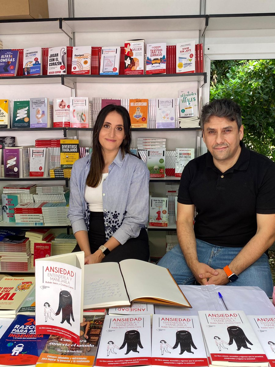 cristinac_psico's tweet photo. 💫📕 Mañana muy emocionante y llena de ilusión. Muchas gracias a la familia de @PlataformaEdit por su confianza y a nuestros amigos y lectores que se han acercado a demostrarnos su cariño. 

¡Nos ha encantado estar con vosotros! GRACIAS. 

#feriadellibromadrid #psicología https://t.co/5nb847jQxP