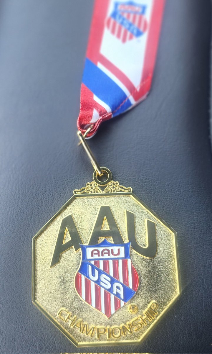 RunCoachTripp's tweet photo. Shout out to our athletes who competed in the AAU District Qualifier this weekend. We had a few PRs and athletes competing in events that they typically don't compete in at the middle school and high school level.⚡️ #backontrack ⚡️ #GPSTC ⚡️ https://t.co/vF7zEnOYix