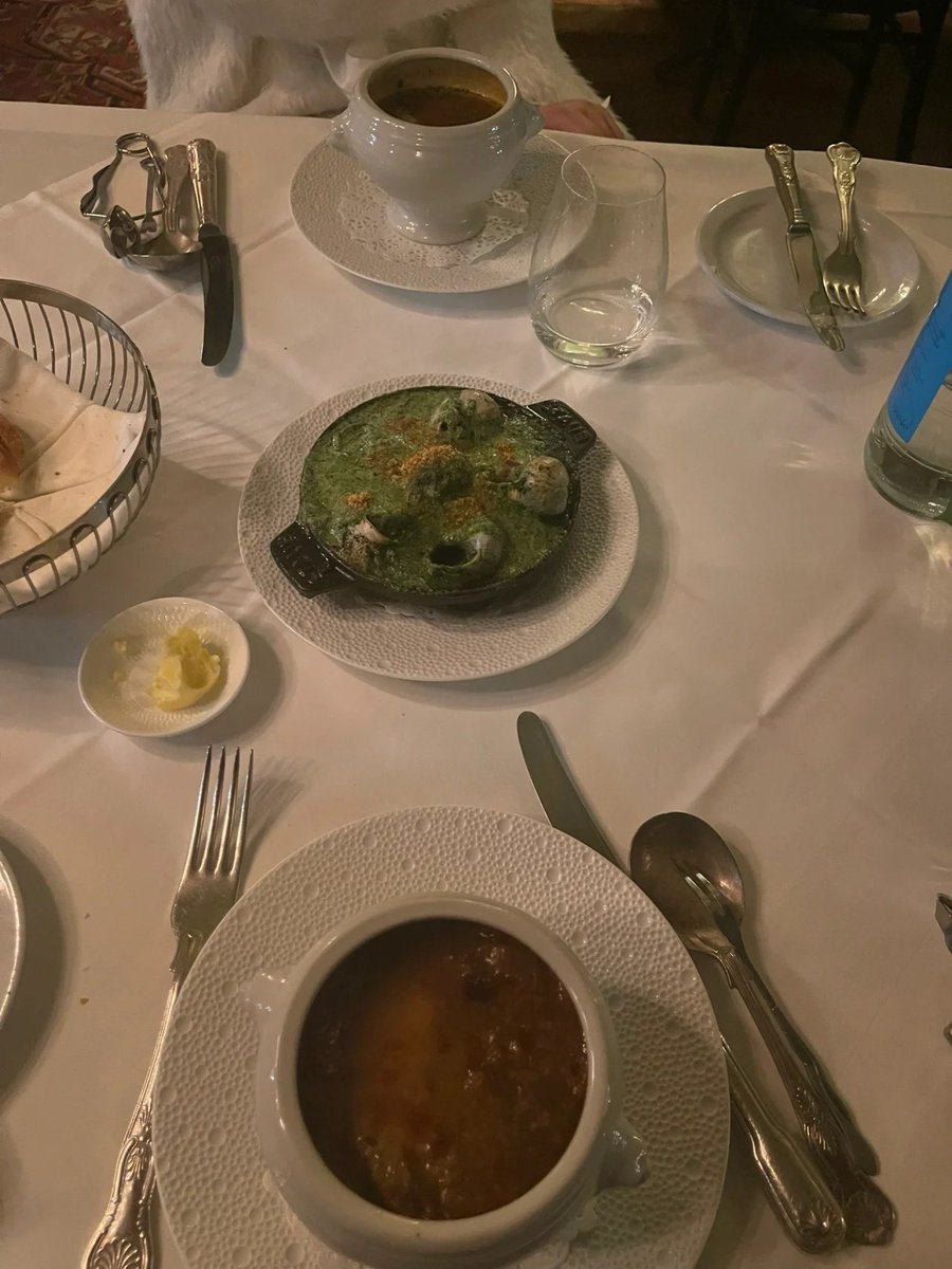 fudgepop77's tweet photo. Feast your eyes on this delicious dinner spread. https://t.co/pdOIZ0XW6c