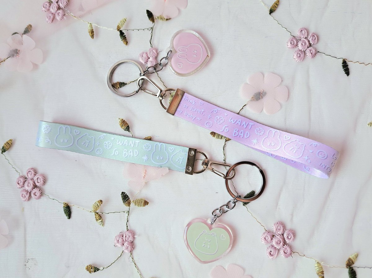 shark_pastel's tweet photo. [Rts appreciated!!]
💌 K0FI SHOP UPDATE 💌

♡ Standees, lanyards, quote pins and washitape!
♡ New prints, pcs and stickers!!
♡ skzoo pins re-stock~

🌸Check more here: https://t.co/KqdB2HbHkO https://t.co/q6SlV7Pyw0