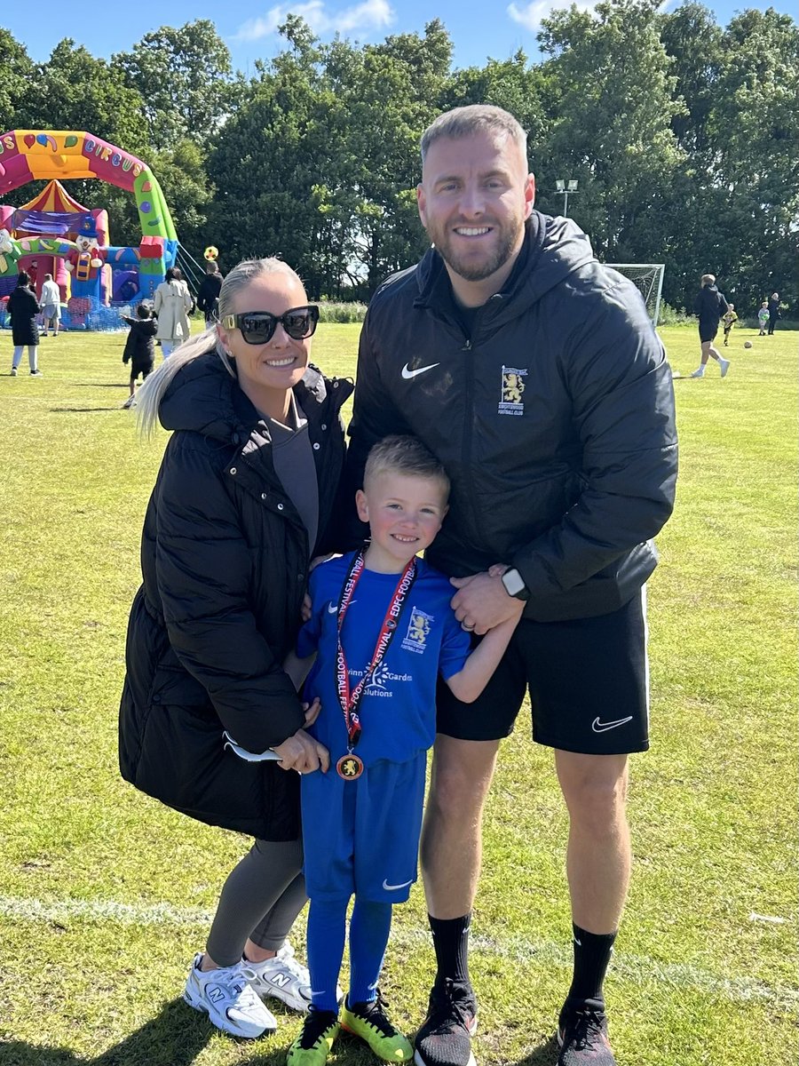 leanneoharax's tweet photo. Our boys football tournament ❤️ @jamesohara11 @KNIGHTSWOODFC https://t.co/iYlEyO8kgG