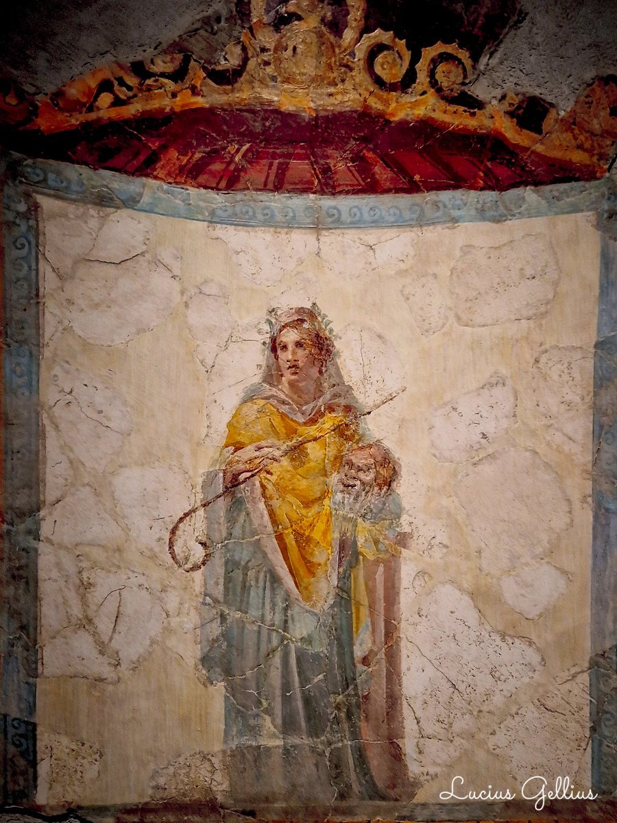 Lucius_Gellius's tweet photo. Fresque romaine de Melpomène, muse de la tragédie, et provenant de la Villa San Marco, ensevelie par le Vésuve en 79.
Conservée au musée archéologique de #Stabie. https://t.co/ztT7WgzvB6