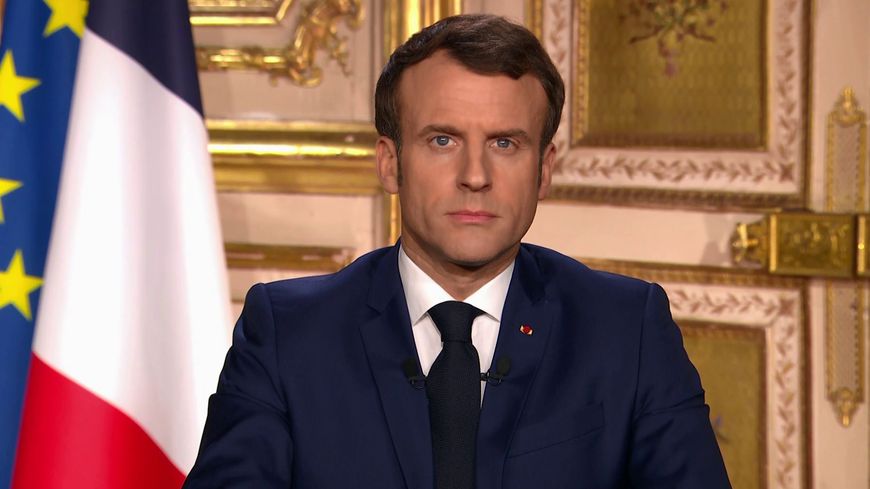 Qhosm0's tweet photo. Mes chères compatriotes, je vous annonce la dissolution du match France - Canada #FRACAN https://t.co/TBW6MUL8Y1