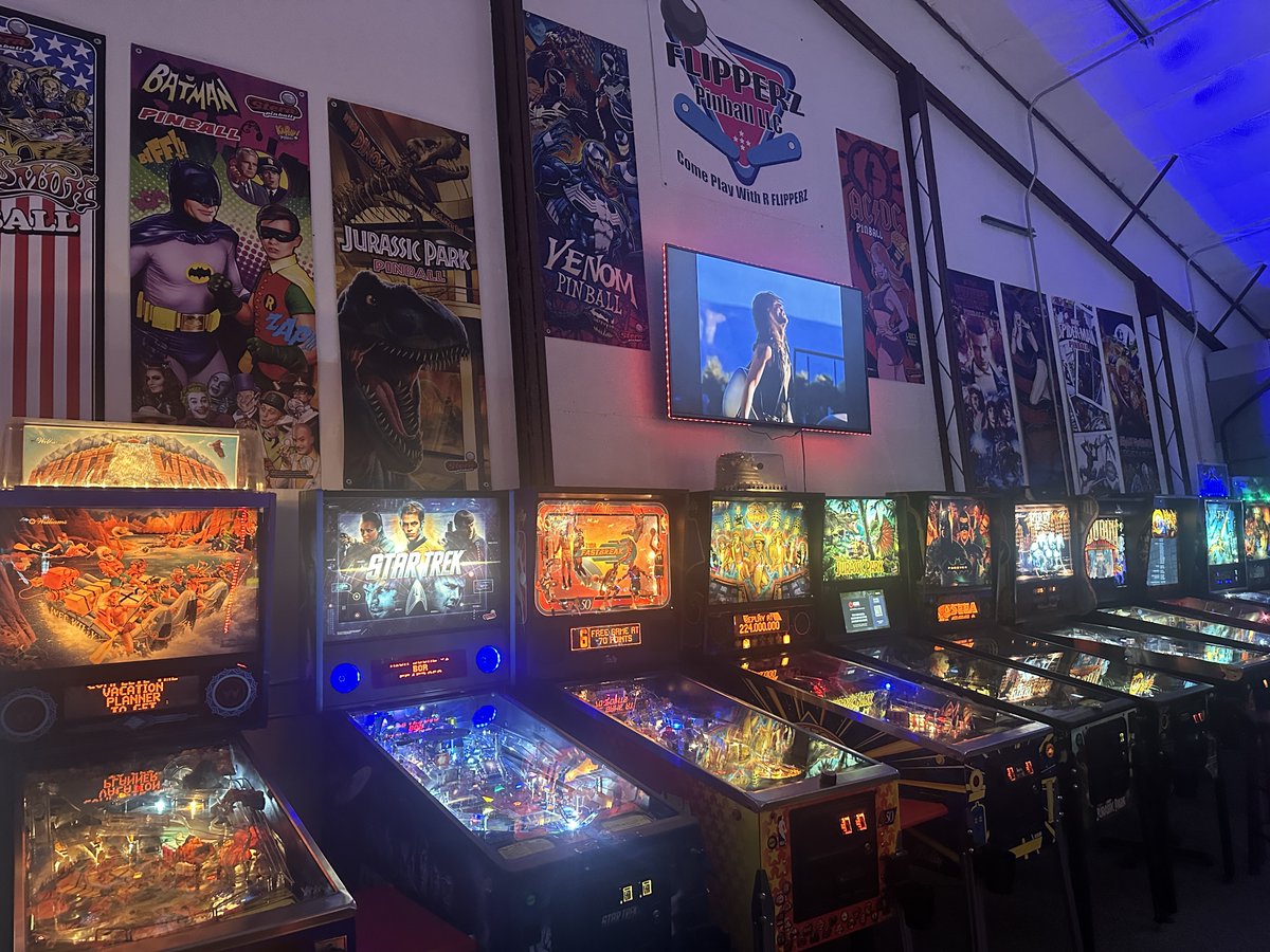 Flipperz Pinball!!
Were ready to play some games. Let's do it
Hours
Thurs-Sunday 
Thursday 3pm-pm
Friday 3pm-11pm
Saturday 2pm-11pm
Sunday 12-6pm