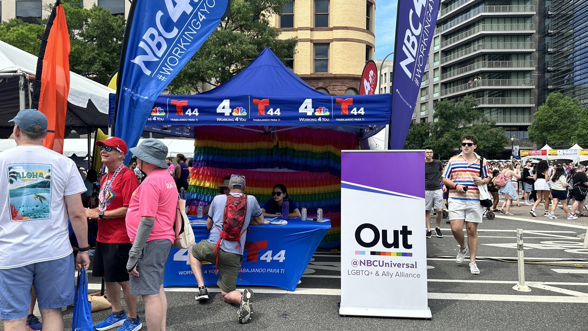DCHomos's tweet photo. Such an amazing day for a Pride festival!!!
#TotallyRadical #CapitalPride #WashingtonDC #DMV #InstaGay #Pride2024 #LGBTQIA #QueerDC #MyDCCool #NonBinary #Transgender #Lesbian #Gay #TotallyRadical #WorldPrideDC #WorldPride #VisitWashingtonDC #InterPride #Only1DC #DCPride #Orgullo #LGBTQ 🏳️🌈🏳️⚧️
