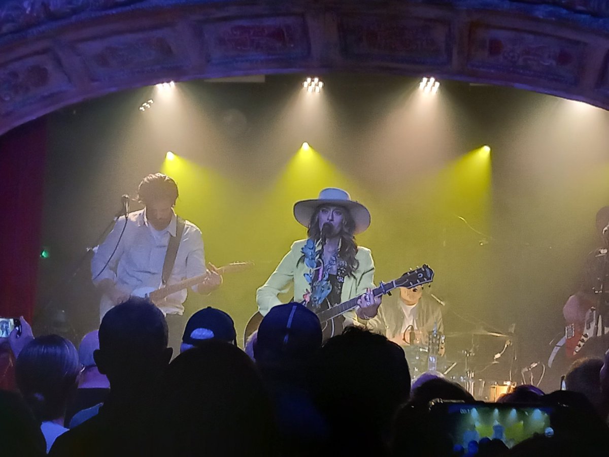 madeleinesims22's tweet photo. Had a lovely time seeing Alyssa Bonagura with some friends yesterday 💕 she was brilliant! #alyssabonagura #omeara https://t.co/kvKQiEY0XH