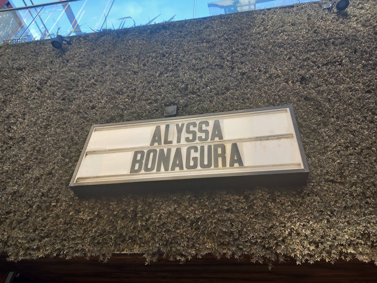 madeleinesims22's tweet photo. Had a lovely time seeing Alyssa Bonagura with some friends yesterday 💕 she was brilliant! #alyssabonagura #omeara https://t.co/kvKQiEY0XH