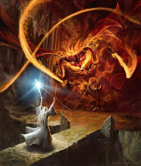 alejandrocsome's tweet photo. A veces olvido la dimensión de la batalla de Gandalf contra el Balrog.

Los Balrog son criaturas antiquísimas. Son Maiars al servicio de Melkor, el primer mal, seducidos y corrompidos para servirle. Inteligentes, eternos, vagaron por las profundidades de la Tierra Media cuando Melkor esperaba por convertirse en Morgoth. Inspiraban miedo y temor en todo el que oyera su nombre. Escupiendo fuego, blandiendo látigos, esparciendo penumbra, llegaron a enfrentar a Ungoliant, la araña corrompida, por su amo. Eran feroces.

Gandalf cae por un abismo interminable, sólo cruzado por El Puente de Durin, sólo descripto por palabra sy leyendas, porque nadie conocía su final. En realidad no cayó, sino que fue arrastrado por ese mal. La caída se mediria en eternidades, pero quien sabe si esa eternidad fue una realidad o una percepción.

Ese mal lo acompaño en la caída, lo quemó, lo nubló, lo aturdido, lo combatió. Hasta que el frio del fondo de la tierra media los abrazo a los dos. Solo el Balrog, también transformado por esta nueva vieja oscuridad más allá del tiempo y el conocomiento, conocía la salida a ese laberinto. Gandalf, a ese mal que lo había arrastrado a una oscuridad irreconocible, estaba perdido. Necesitaba de ese mal, para encontrarse y escapar.

Lo combatió, lo espero, se escondió, lo siguió, pero siempre tuvo que estar con él, para escapar. Subió las escaleras de Khazad-dûm, la escalera de decenas de miles de escalones, siempre con el mal a su lado, dejando atrás criaturas, tiempos y escuridades que hasta Sauron desconocía.

Gandalf, para vencer el mal que lo arrastro a su desconocido, tuvo que quemarse y transformarse, tuvo que entenderlo para combatirlo, convivirlo para no morir, esquivarlo para seguirlo.

Acompañarlo para vencerlo.

Si Gandalf murió o si se sacrifico, dice poco de su lucha. Su lucha no fue solo contra el mal. Fue contra la claudicación ante ese mal insondable, contra el mal en uno, contra el abandono ante la tiranía del tiempo.

Para librar una batalla, tuvo que dar cientos mas. Todas esas, salvo una, fue contra si mismo. En todas ellas fue derrotado. En todas ellas aprendió. 

Gandalf pereceberó en la derrota, hasta vencer.