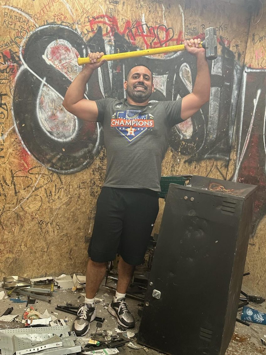 SpeakingSingles's tweet photo. Our members enjoyed destroying items at Tantrum. I bet  it was stress relieving. https://t.co/vRS1WTfnlt