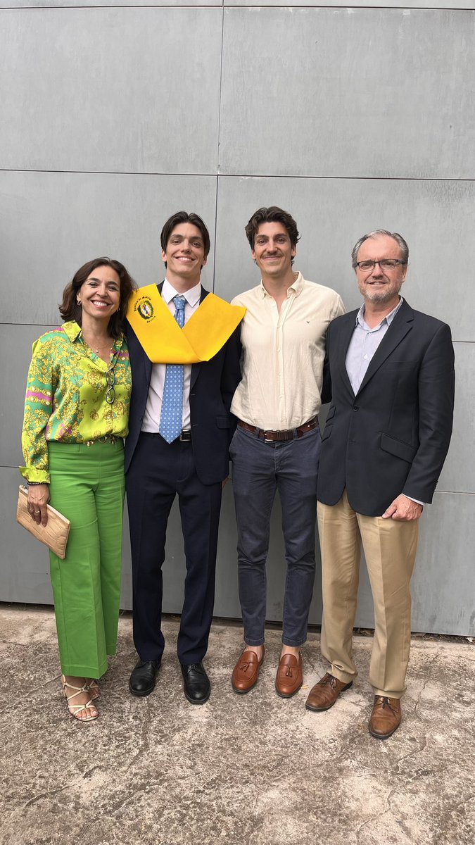 Pues ni la madre de <a href="/carlosalcaraz/">Carlos Alcaraz</a> está hoy más orgullosa que yo de mi <a href="/PabloLpezSez1/">Pablo López-Sáez</a> . Enhorabuena Dr López-Saez ❤️❤️🙌🏼🙌🏼