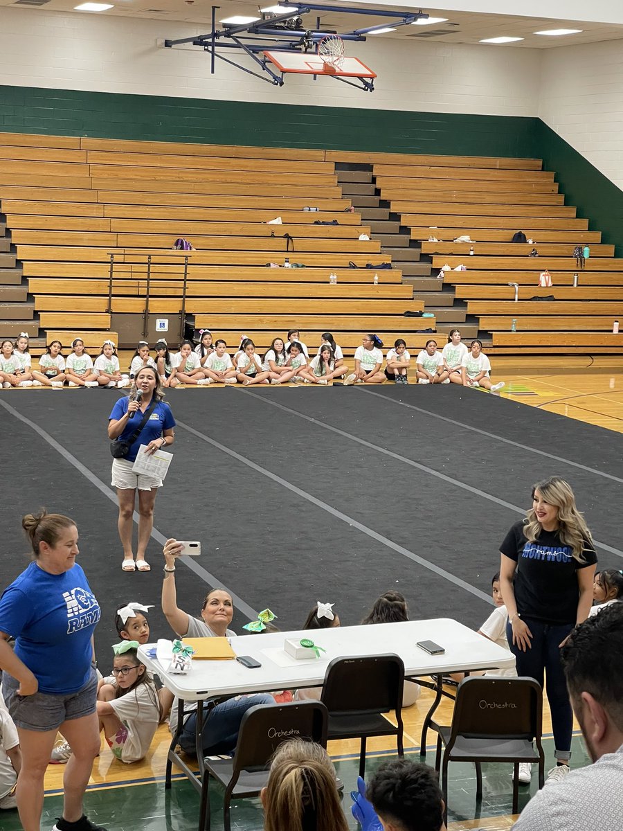 Slider_Middle's tweet photo. Spent this weekend supporting our #PrideInEveryStride  &amp; @MontwoodHS summer cheer camps. Shout out to our MHS feeder for giving back to our school communities. Thank you to cheer Coach Alvarez &amp; Coach Croyle.  #Excellence #TeamSISD https://t.co/ZR2aAQVcYN