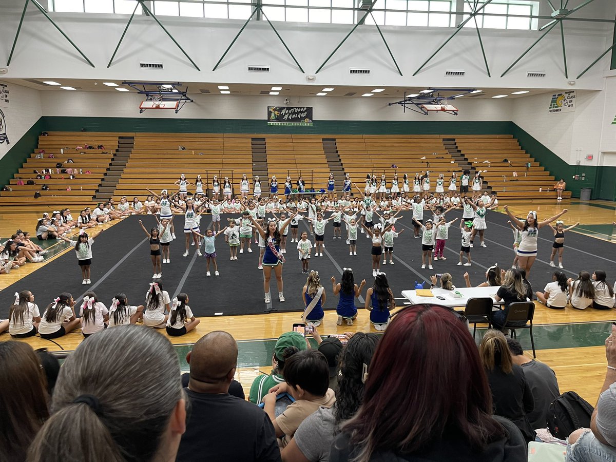 Slider_Middle's tweet photo. Spent this weekend supporting our #PrideInEveryStride  &amp; @MontwoodHS summer cheer camps. Shout out to our MHS feeder for giving back to our school communities. Thank you to cheer Coach Alvarez &amp; Coach Croyle.  #Excellence #TeamSISD https://t.co/ZR2aAQVcYN