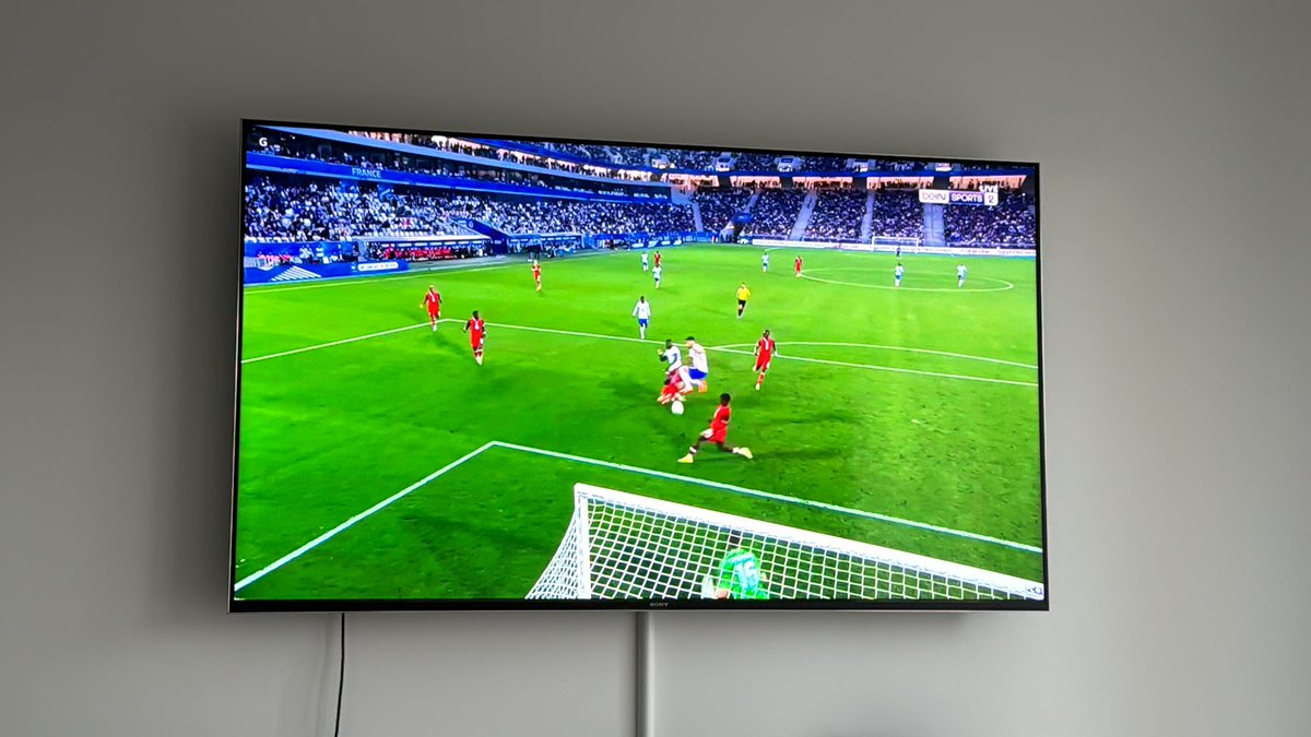 BoubaDiays's tweet photo. Kanté vient de rater un sacré face à face et une barre de Thuram  #FRACAN https://t.co/XTyY9iwlC5