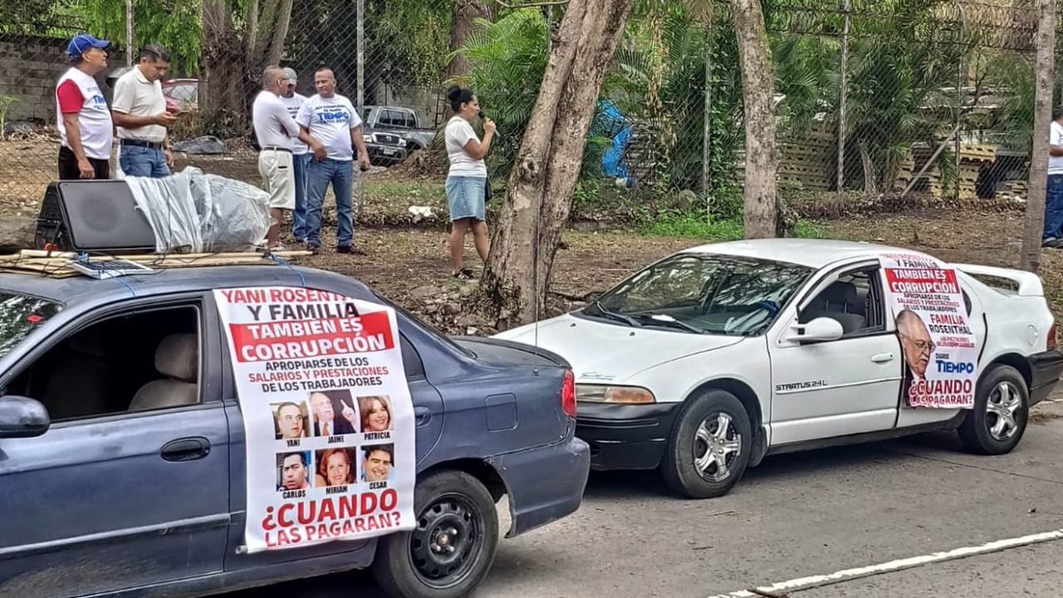 Una vez más los extrabajadores de Diario tiempo se ven obligados a salir a las calles a cobrarle a la familia Rosenthal ,propietaria de inversiones continental Panamá, dueña de del 100 por ciento de las acciones de Editorial Honduras Diario Tiempo. 🧵👇