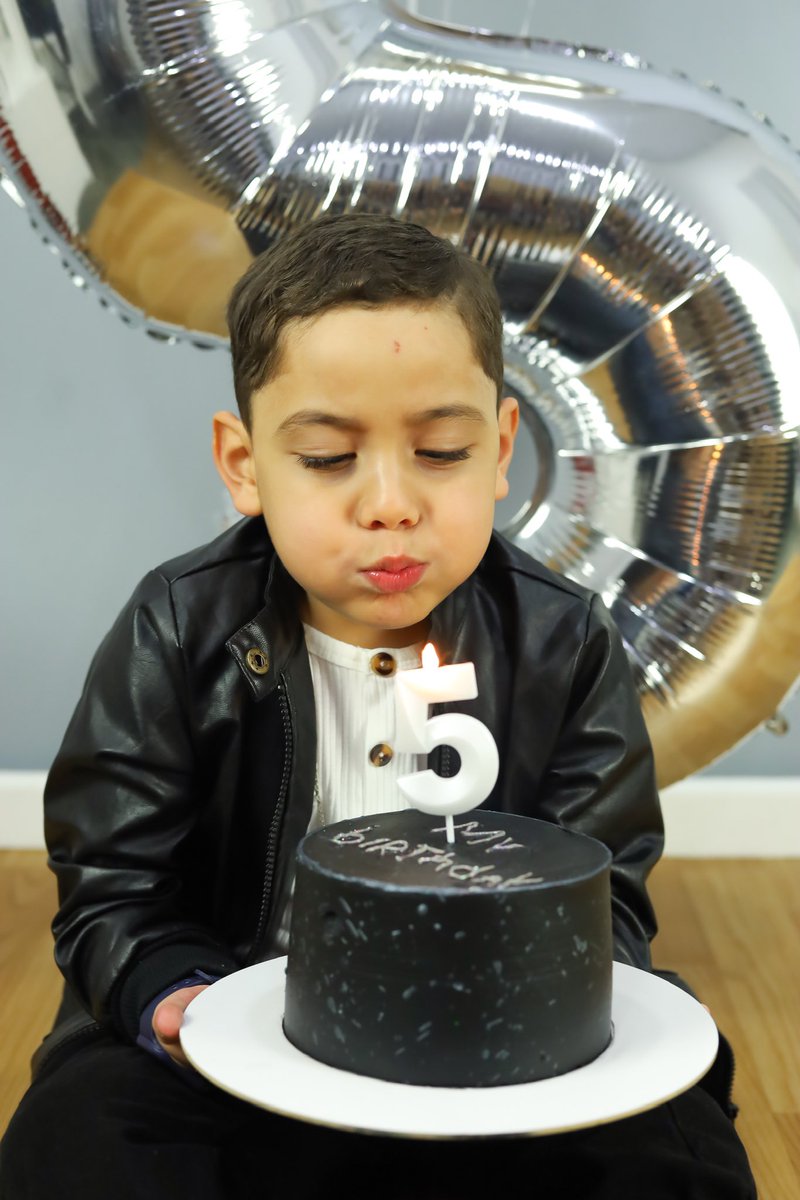 AbreuViick's tweet photo. Há 5 aninhos sendo o amor da minha vida 🥹💙
Feliz Aniversário meu Rei! Eu e seu irmão morremos de amores por ti.🥳💙🥰 https://t.co/TnGlu26sGg