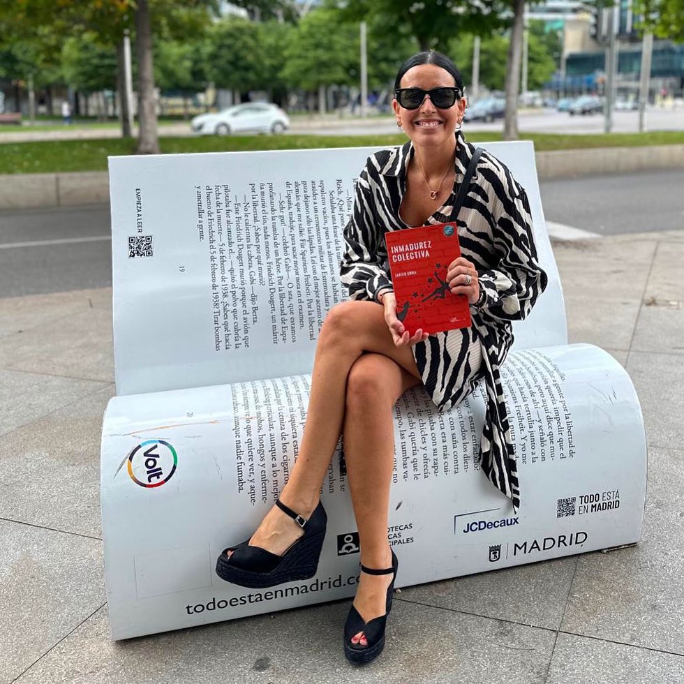 Laura Cuesta Cano (@lauracuestacano) on Twitter photo Inmensanente agradecida a mi editorial <a href="/amateditorial/">Amat Editorial</a> por todo el trabajo realizado para llegar hasta aquí, y a mis amigos de <a href="/dykinsonlibros/">Librería - Editorial Dykinson 📚</a> por todo su APOYO y cariño incondicional 🤍🤍🤍
Ha sido un placer “estrenarme” en la Feria del Libro de Madrid con mi querida compañera Inmensanente agradecida a mi editorial <a href="/amateditorial/">Amat Editorial</a> por todo el trabajo realizado para llegar hasta aquí, y a mis amigos de <a href="/dykinsonlibros/">Librería - Editorial Dykinson 📚</a> por todo su APOYO y cariño incondicional 🤍🤍🤍
Ha sido un placer “estrenarme” en la Feria del Libro de Madrid con mi querida compañera