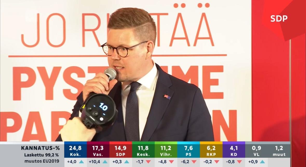samikattelus's tweet photo. Mikä on tuo laite missä lukee 1.0? Tutka? Alkometri? Joku muu mikä? https://t.co/IqH3i5Ynou