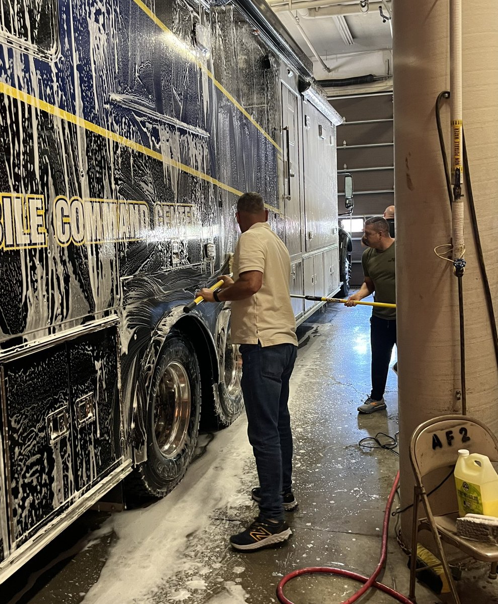 BaltimorePolice's tweet photo. BPD’s Special Operations Section prepares the Command Vehicle for its appearance at Ohr Chadash Academy’s Big Truck Day on June 10. Foxtrot is also expected to be on site.
#BPDrelationships
#publicsafety
#publicsafetyvehicles
#BPDSOS
#communitypolicing https://t.co/WTqwOMjBwb