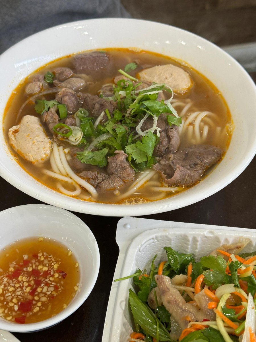 Sacha40989764's tweet photo. This Vietnamese noodle shop is so unique. It is located in 📍 North Surrey. I never thought that the most delicious Vietnamese noodles in North Surrey would be there. I have tried several of them and they are all good. But this one is the most unique so I posted it here. https://t.co/RYVK0qoyCi