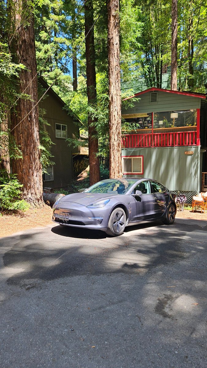 Ricoaqui99's tweet photo. @TonyQuickBandit @SjvTesla @teslaownersSV
Just installed my QuickBandit! Everyone should own one. Super easy to install, customizable, and no tools required. Still riding on paper plates and the Tesla community already showing love! Thank you! #Tesla #QuickBandit #EV https://t.co/aloFJ82lOW