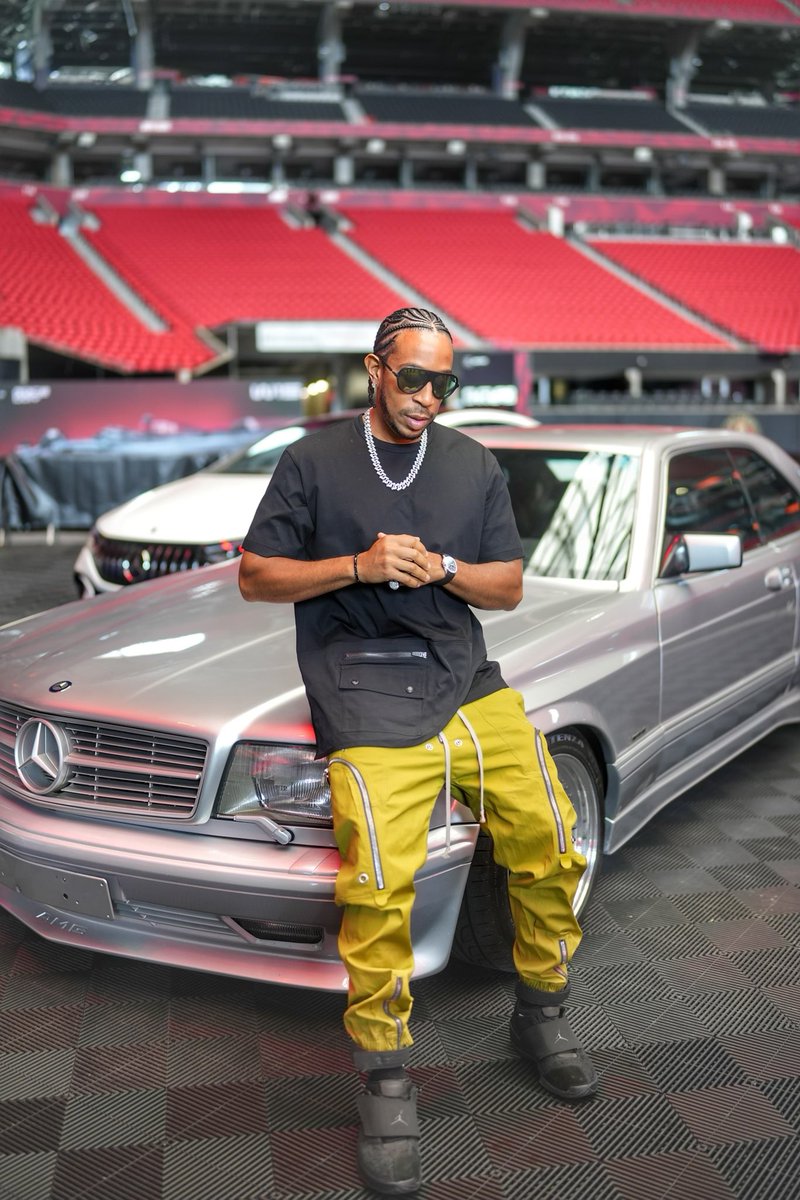 Ludacris's tweet photo. Ya’ll Goin Wit A or B? https://t.co/KXBrKwk63I