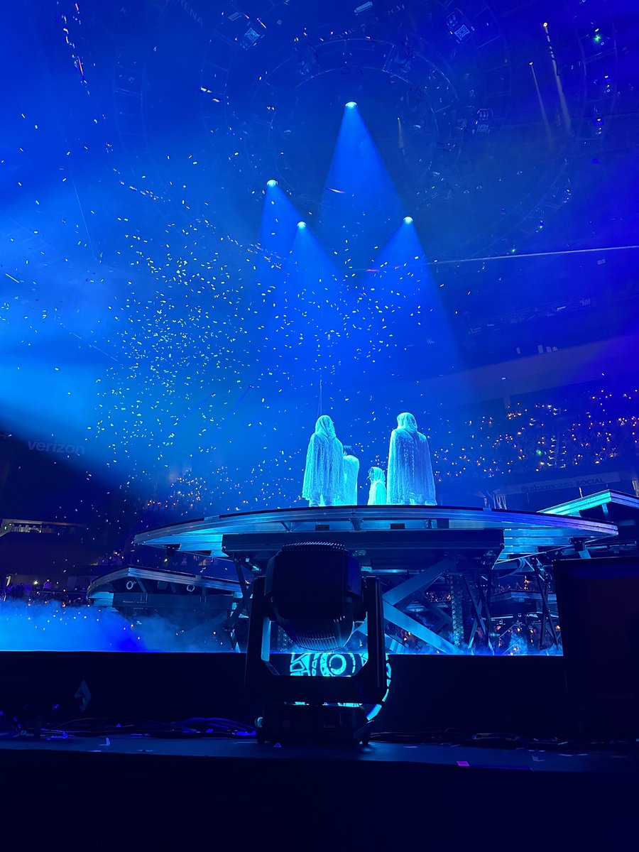 doieswrld's tweet photo. #ACT_PROMISE   dump 🙂‍↕️
thank you for happiest memories. never would have i thought that i’d get to meet my fav five with my friends. i’ll love them forever and i feel very emotional rn lmao https://t.co/y4J6A0UYdQ