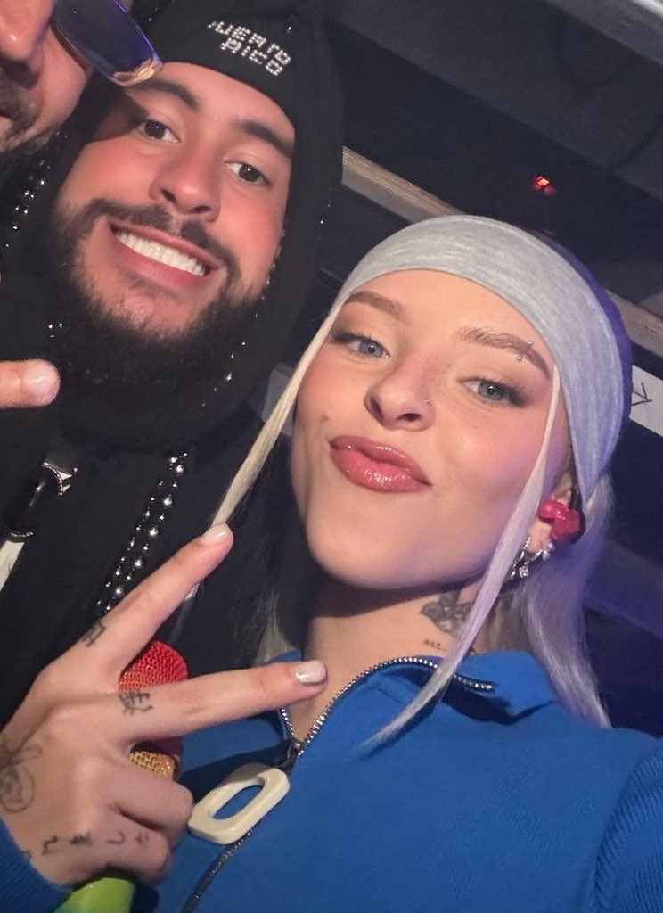 AccessBadBunny's tweet photo. Bad Bunny &amp; Young Miko. 💕📸 https://t.co/FwK1aOotMP