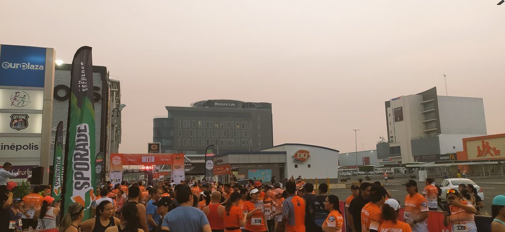 francdevilred's tweet photo. Domingazo de un 12...pero kilómetros!
Hoy fue de meterle kilometraje a la máquina y en Domingo VALE DOBLE como lo dice mi Amiga Diabla-Jaiba @PachitaRex !!
Carrera Europlaza...ahí quedó!!!
FREGÓN! Ahí vamos!!
#running #runner #Mexico #FelizDomingo #fregon
#9dejunio #Domingo https://t.co/oYROfuBXwb