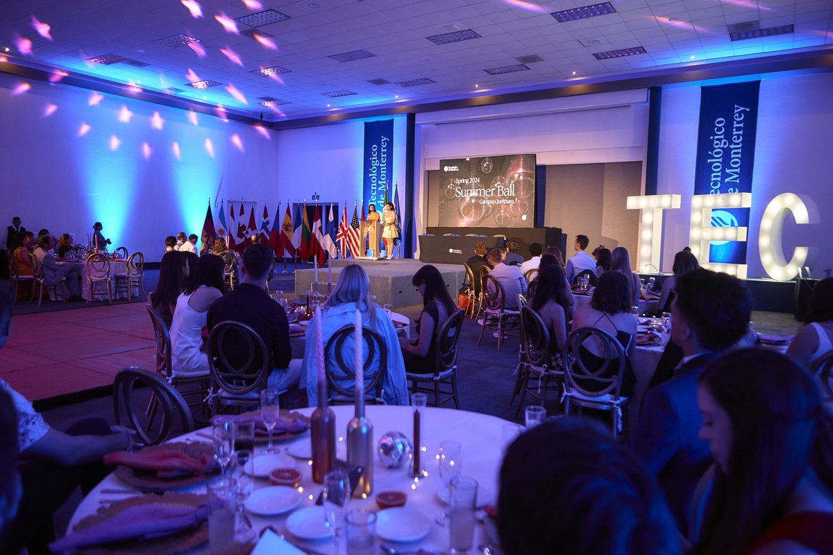 TECcampusQRO's tweet photo. Summer Ball🎓🌍 ¡Celebramos el cierre de un increíble semestre con nuestros estudiantes internacionales! 🌟✨ Fue una etapa llena de aprendizaje, intercambio cultural y nuevas amistades que nos enriquecieron a todos.

#TecGlobal #StudyInQueretaro #StudyInMexico https://t.co/yFwB1bDulv