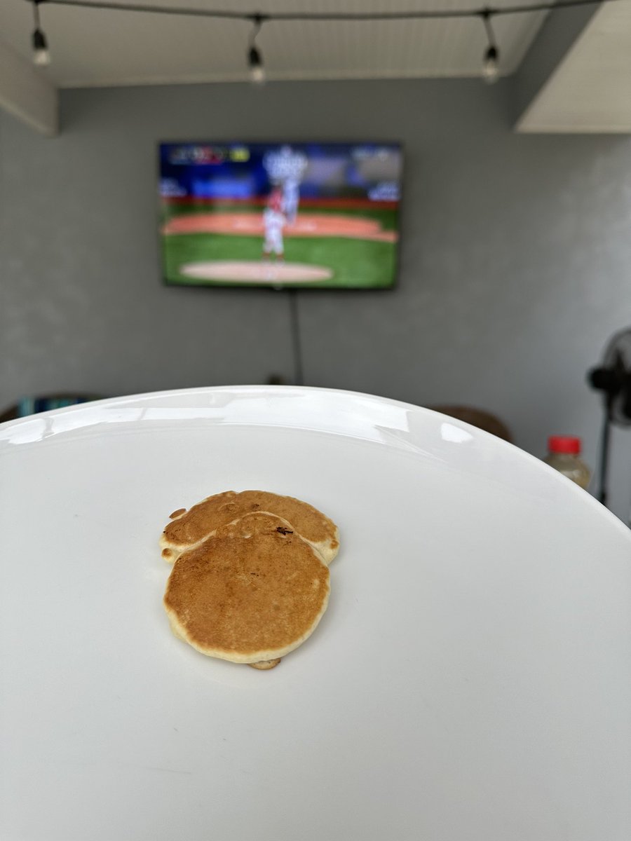 JMStiglich's tweet photo. Liberty Bell pancakes for the #LondonSeries. #ringthebell @Phillies https://t.co/VoT3APN4Pd