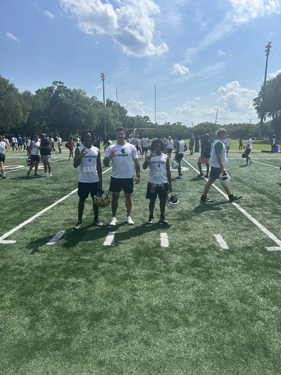 D1problems_'s tweet photo. I had a great time at the Costal Carolina camp 
@xdye21 @Coachtimbeck @RecruitGeorgia @On3Recruits @247Sports https://t.co/ime3VyDHNx
