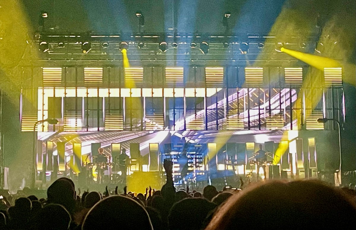 petshopboys's tweet photo. Amazing. Thanks, Birmingham! xx

Photo: Vita Spalding

#Dreamworld #PetText https://t.co/EdU7joQOFr