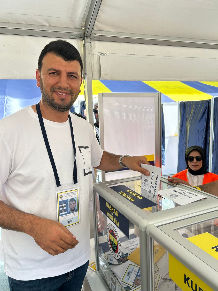 avyenerparlak's tweet photo. Kongre üyesi ve taraftarı olmaktan onur duyduğum Fenerbahçemiz için oyumu kullandım.
Kazanan Fenerbahçe olsun💛💙 https://t.co/k1Cqi1tFG9