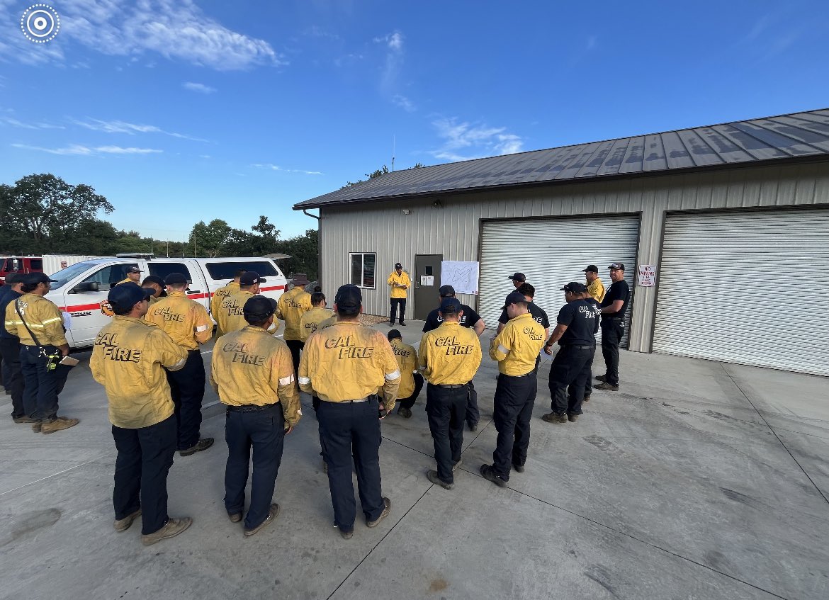 FresnoCoFire's tweet photo. #GarlockFire [update] is 54 acres at 90% contained. Pictures are from this morning’s briefing. https://t.co/AtPRCp4ex2