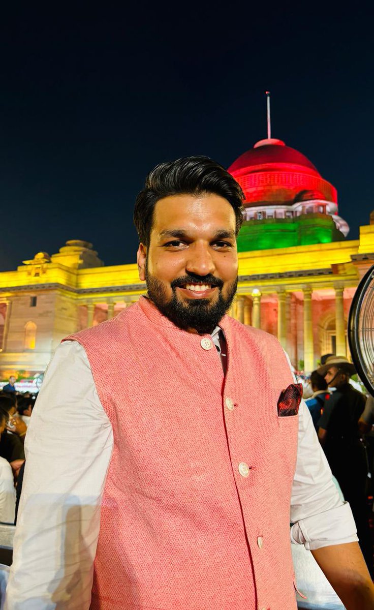 AnkitNalotia's tweet photo. Honored to witness our Prime Minister @narendramodi ji’s historic third swearing-in at @rashtrapatibhvn
Hearing "Main Narendra Damodardas Modi..." live gave me goosebumps!
A momentous occasion for Bharat! 🇮🇳
#ModiHattrick #HarDilMainModi https://t.co/LaZI8rmG2k
