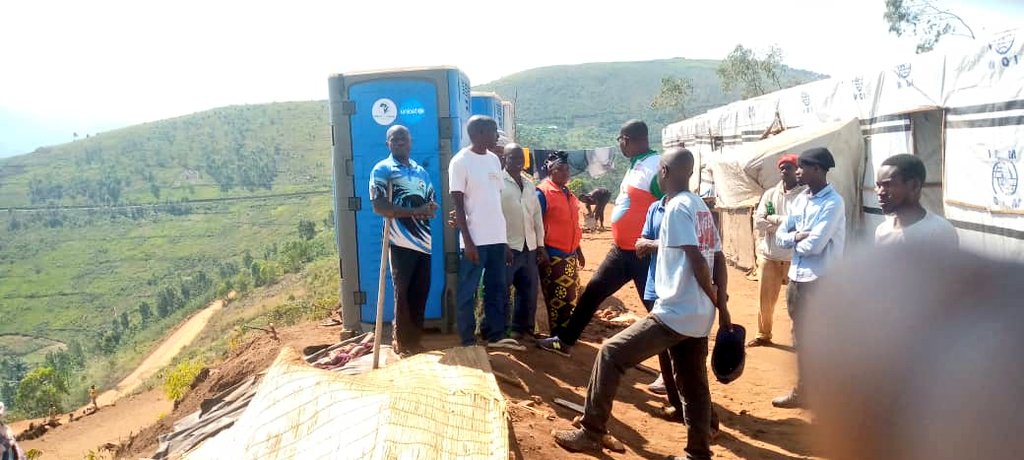 CnddFddNtahan's tweet photo. En tant que Président de l'association des Natifs de #Gatumba, MSc Ir @NijimbereFlori4, Secrétaire adjoint du @CnddFddNtahan, a visité #Matyazo ce dimanche 09/06/2024. Il a apporté un message de réconfort et d'espoir à la population de Gatumba, victime des inondations #Solidarité https://t.co/Srx1rjUGkV
