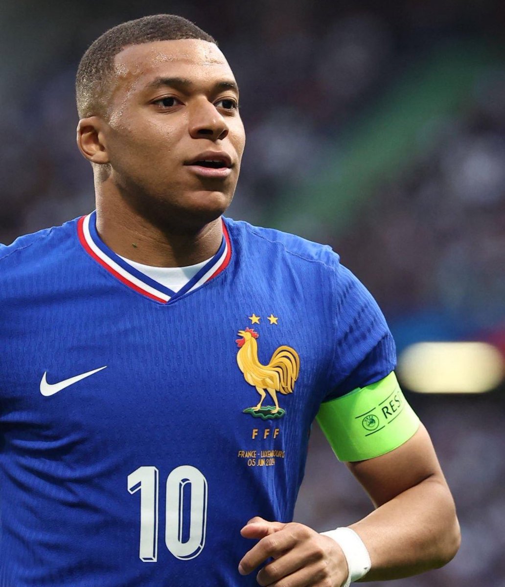 DeadlineDayLive's tweet photo. 🚨 Kylian Mbappé is willing to cut his holiday short after EURO 2024, he can't wait to start his Real Madrid career. 

(Source: @diarioas) https://t.co/9Cvph3ypx9