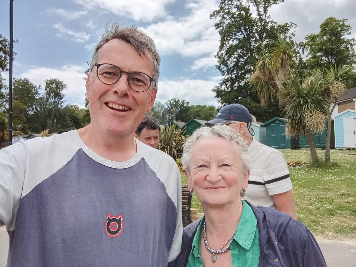 GilesGooding's tweet photo. I was with the fab @TheGreenParty candidate for IOW east @VixL and the lovely @GreenJennyJones talking π© today
Make the island green #VoteVix. She will make an excellent MP
#GE24 https://t.co/Lar79Hq4JX
