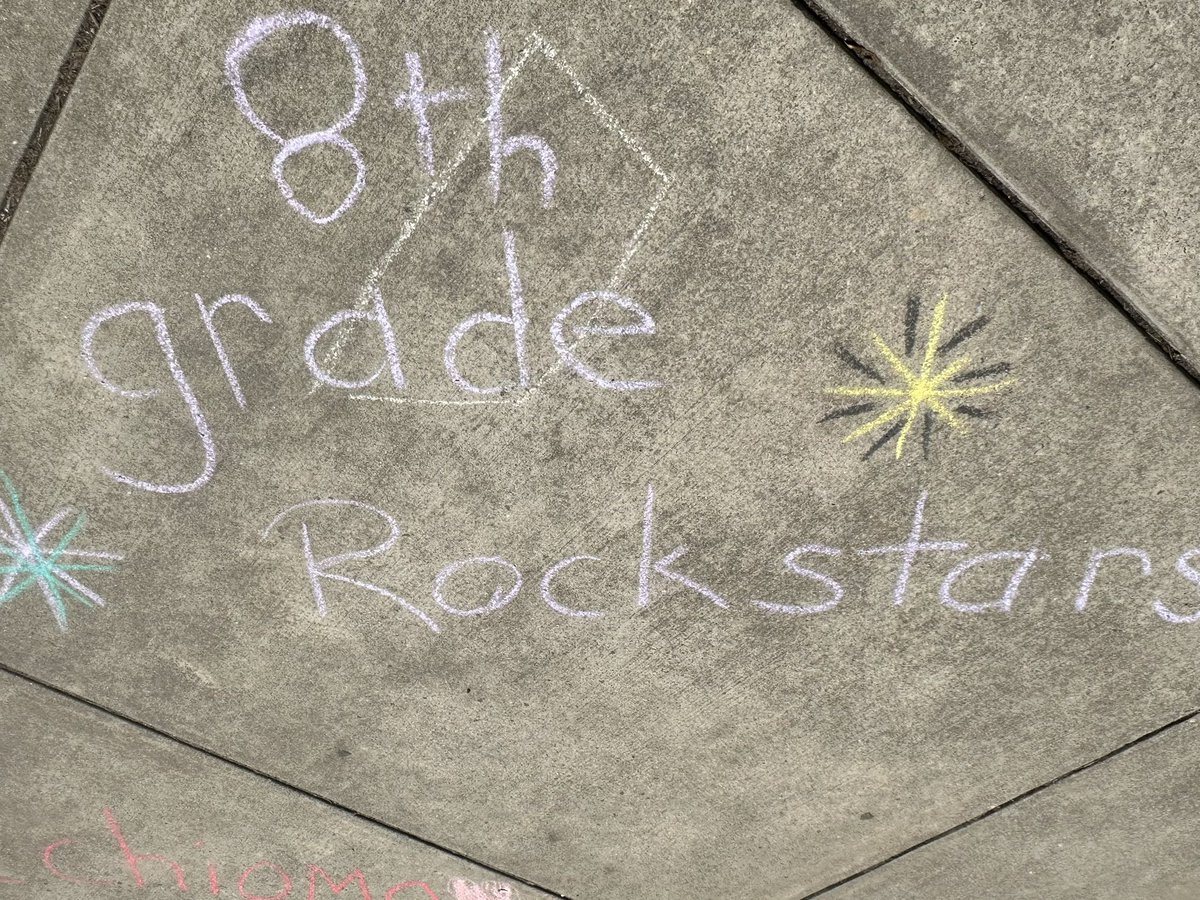 tinkerbelltrish's tweet photo. Come join us in chalking the walk! Send positive messages to our promoting 8th graders. https://t.co/5nunOIzJoE