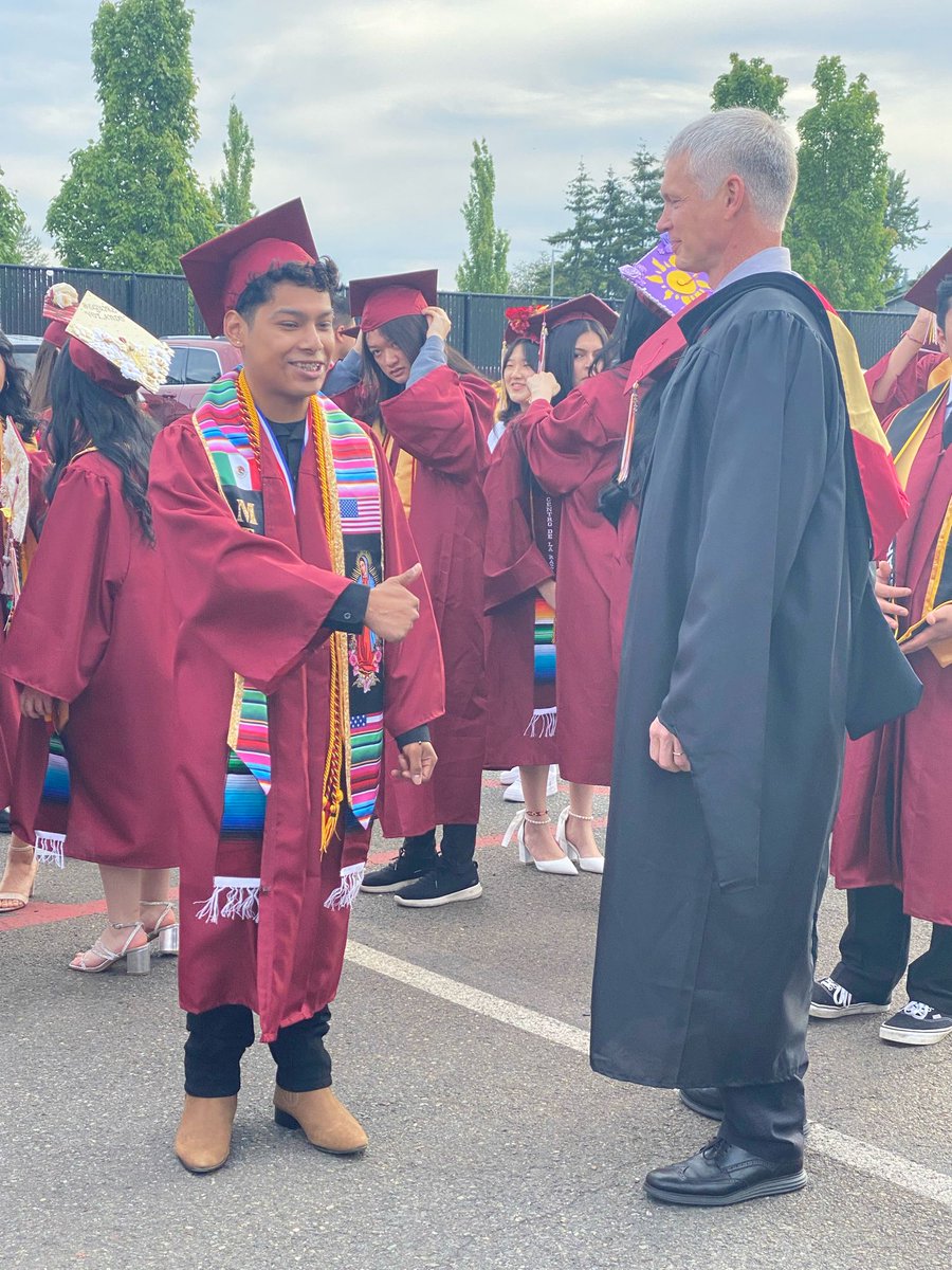 FWPS210's tweet photo. Wishing our TJHS graduates immense success in their next chapter.
Tune in to the graduation livestream at https://t.co/6TAGlRcx88.🎓@TJHSRaiders #Classof2024 #RaiderGrad https://t.co/qCVnV1V6aA