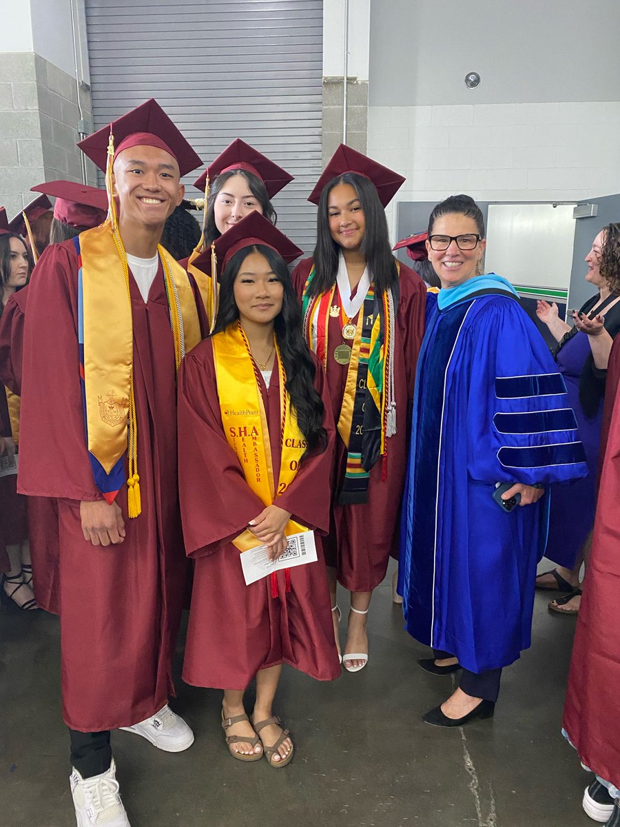 FWPS210's tweet photo. Wishing our TJHS graduates immense success in their next chapter.
Tune in to the graduation livestream at https://t.co/6TAGlRcx88.🎓@TJHSRaiders #Classof2024 #RaiderGrad https://t.co/qCVnV1V6aA