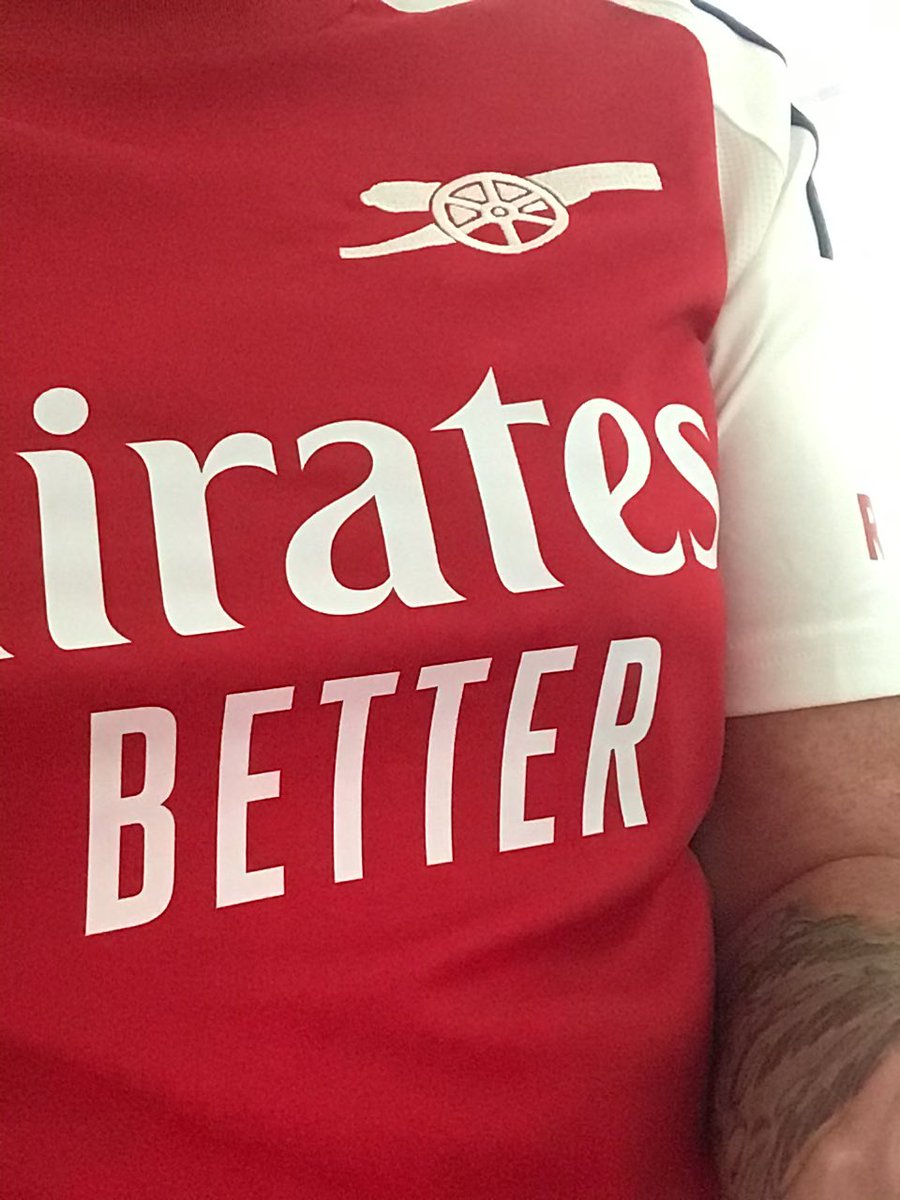 bond2365's tweet photo. After my first shirt went missing 🥲
I would now like to thank @Arsenal  as they had replacement shirt in under 
48 hours. So many reasons why I love this club 🔴⚪️ @_DeclanRice https://t.co/PaLk35KR3T