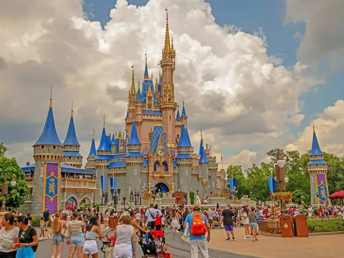 BiIndia's tweet photo. 15 little-known secrets you probably didn't know about Magic Kingdom
#MagicKindom #Disney
https://t.co/Rct8hHBzG9 https://t.co/e8R2WRkjvS
