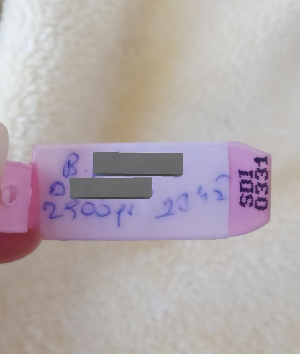 animavulnus's tweet photo. her seyi bos verip suna bakin cımer dogum saatimi 15.20 gosterirken dogum bilekligimde 23.45 yazıuo buradan cımerin rastgele sallamıs oldugunu varsayıyoruz https://t.co/GJklXLYffc