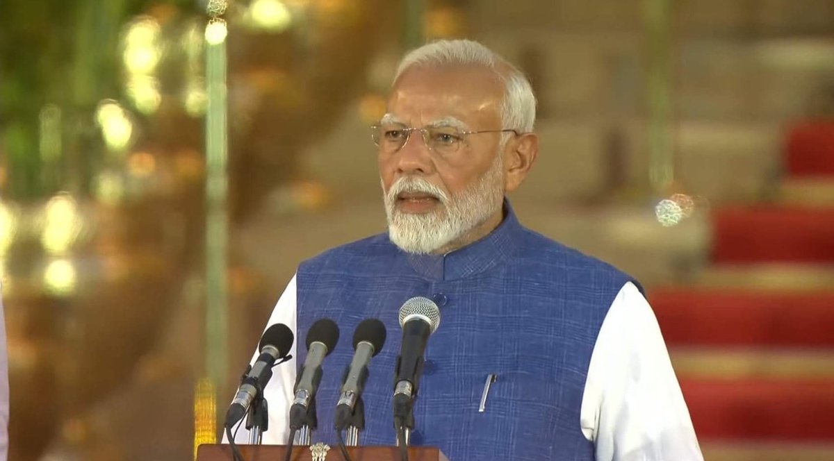 माननीय श्री <a href="/narendramodi/">Narendra Modi</a>  जी को लगातार तीसरी बार प्रधानमंत्री पद की शपथ लेने पर हार्दिक बधाई एवं शुभकामनाएं।

#ModiAgain
#Modi