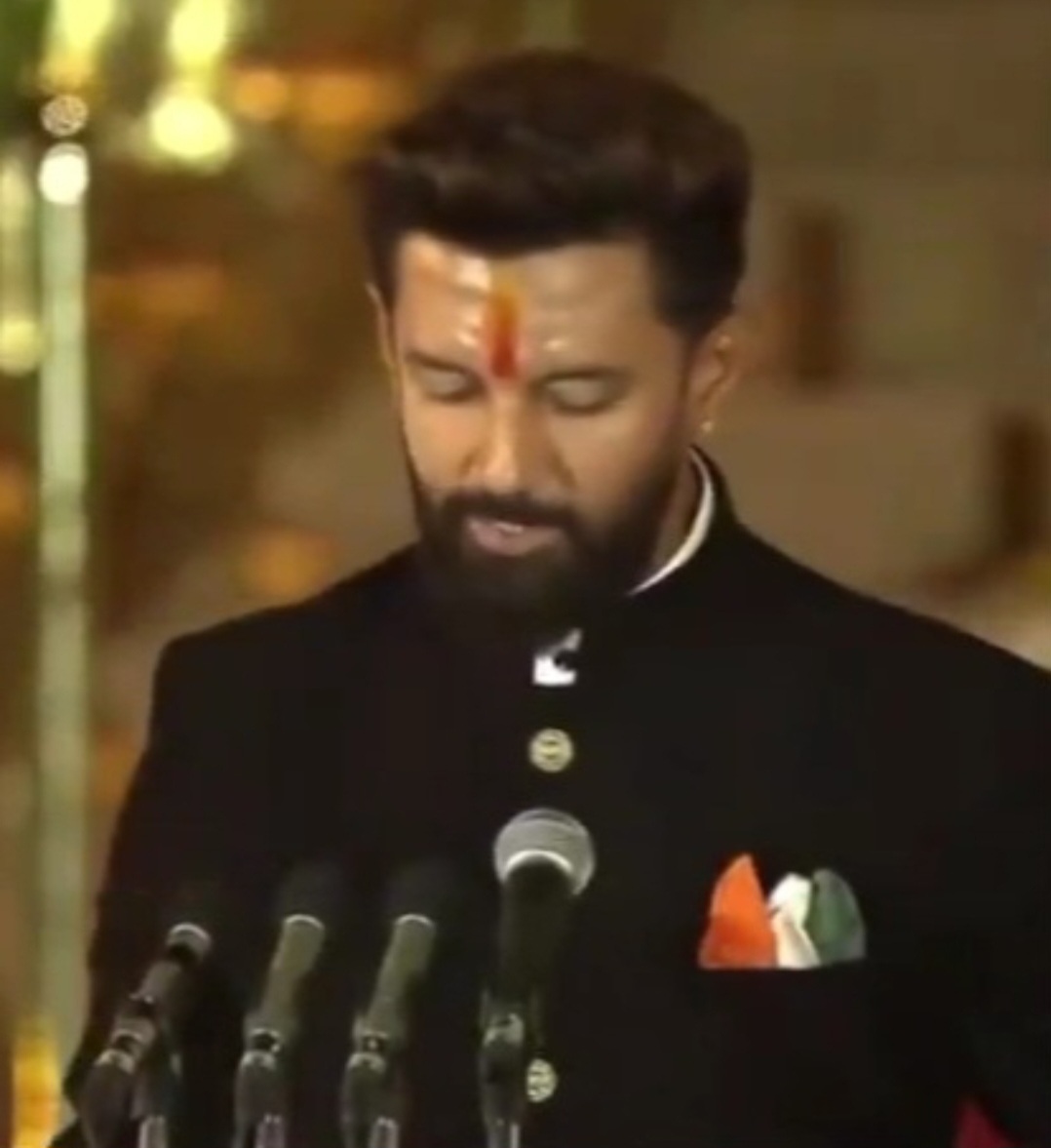 Incognito_qfs's tweet photo. Hindu Chad meme got real.... 🥵 https://t.co/ozzqdSi7Qu