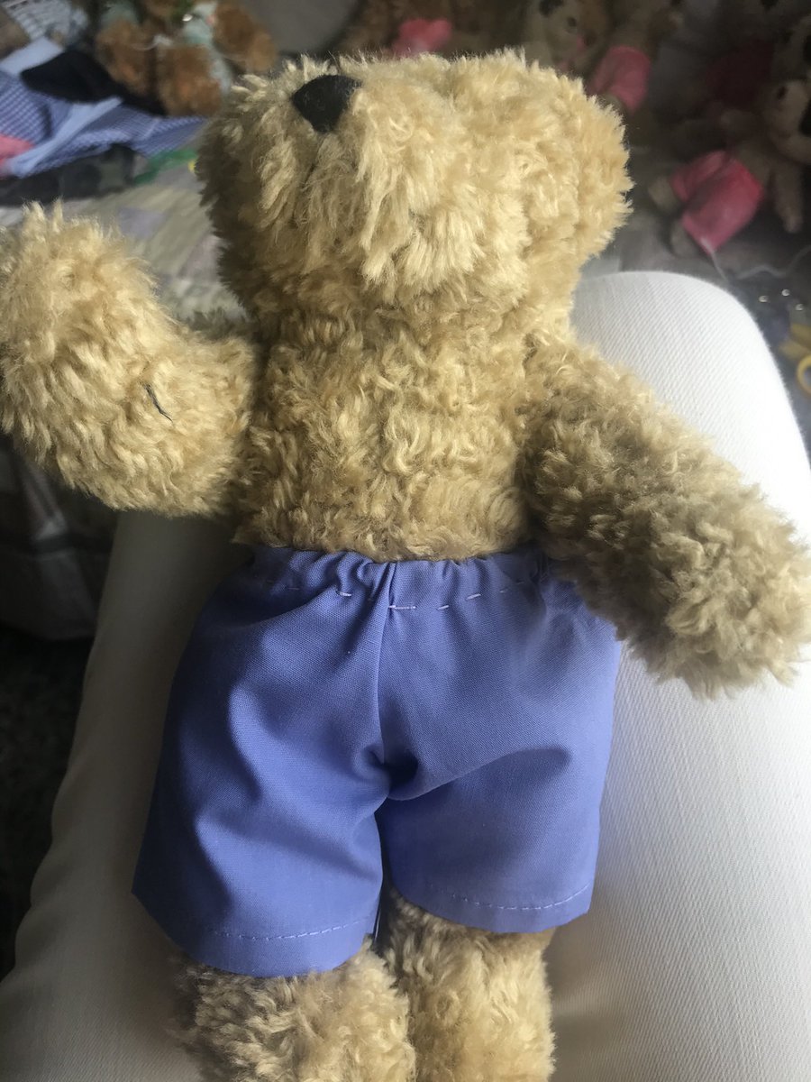 FredTedOlga's tweet image. Thirteen #ShortsTutorial now it’s time to turn them the right way round. Giles doesn’t mind how they’re stitched &he doesn’t have a tail which made it a little easier. You will get better - but look - if Giles had a jumper on - no one sees the stitches &he’s ready for the beach