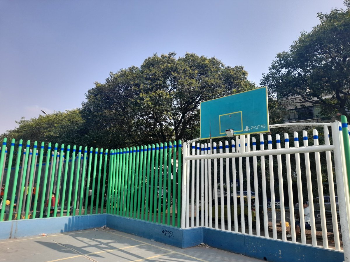 <a href="/BJAlcaldia/">Alcaldía de Benito Juárez</a> <a href="/AccionesBJ/">Acciones BJ</a> <a href="/GobCDMX/">Gobierno de la Ciudad de México</a> a la cancha de basquet que esta en la esquina de Miguel Laurent y Dr. Vertiz (Parque de los Venados) le quitaron los aros. Esta cancha es utilizada por muchos basquetbolistas y clubes de niños, favor de arreglarlas.