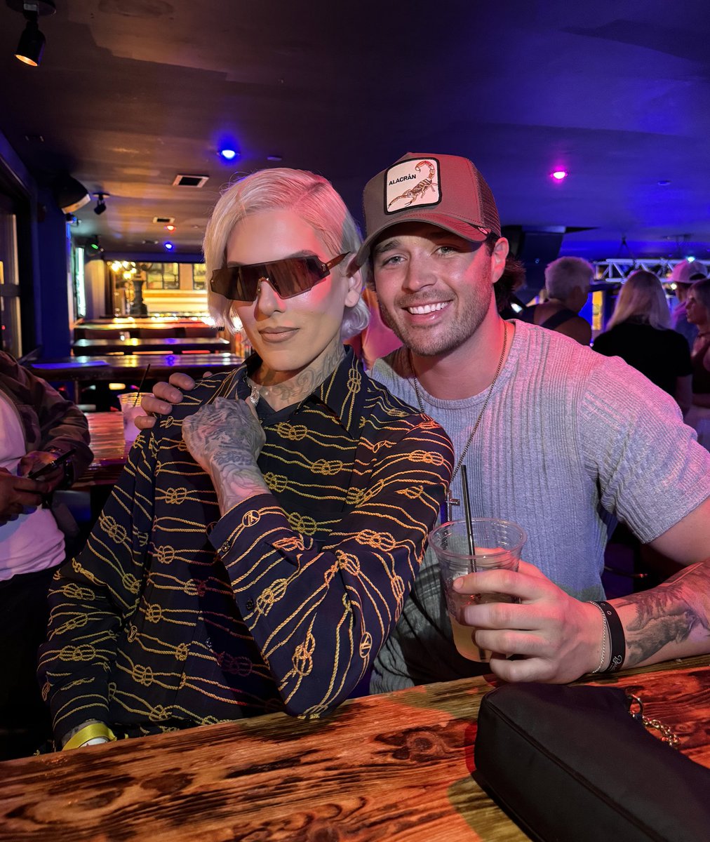 JeffreeStar's tweet photo. Tennessee Vibes 🤠 #Nashville https://t.co/BPlkYvzg9P